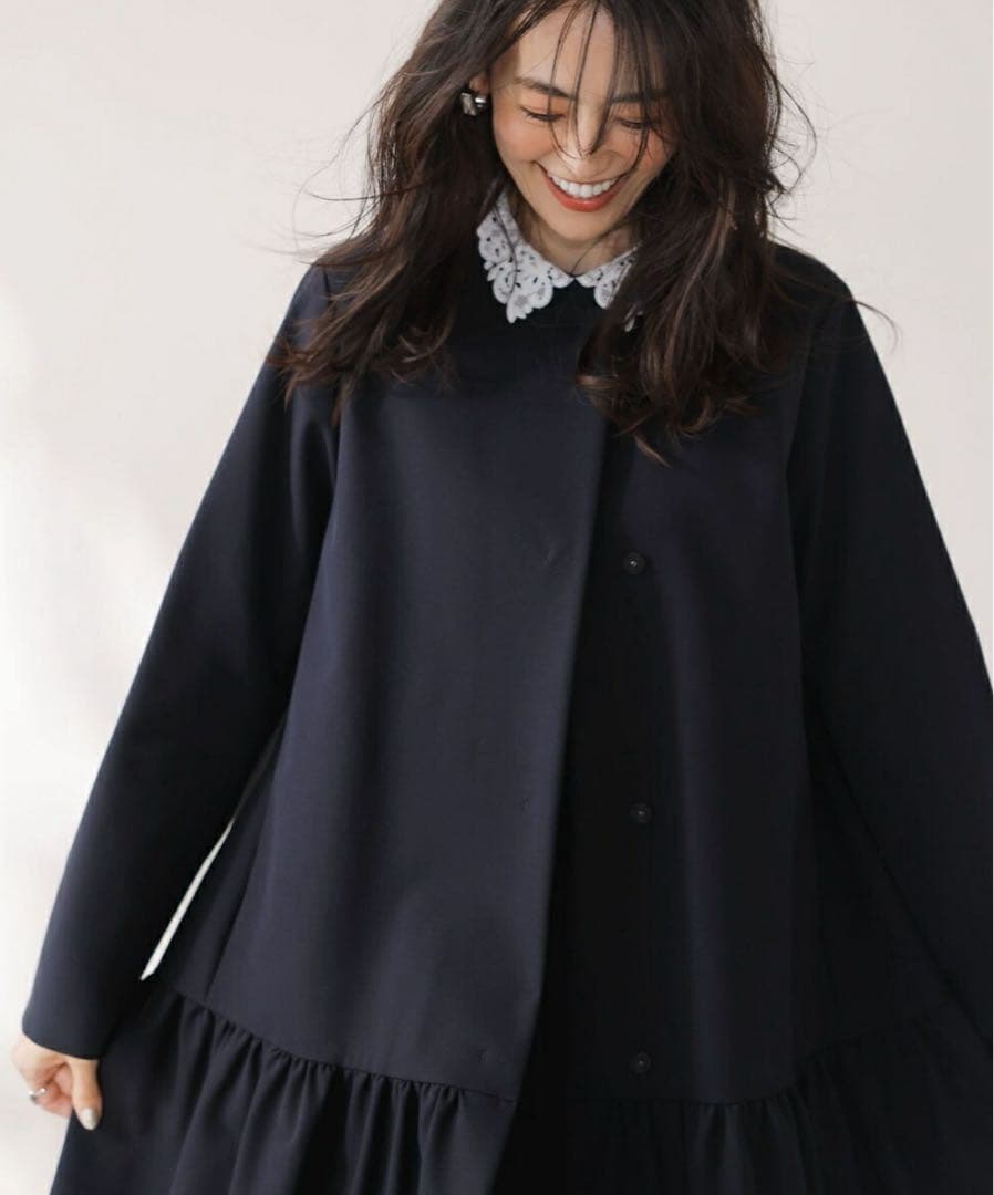 完売 新品タグ付き 組曲 ダブルクロスストレッチ ノーカラーコート ネイビー