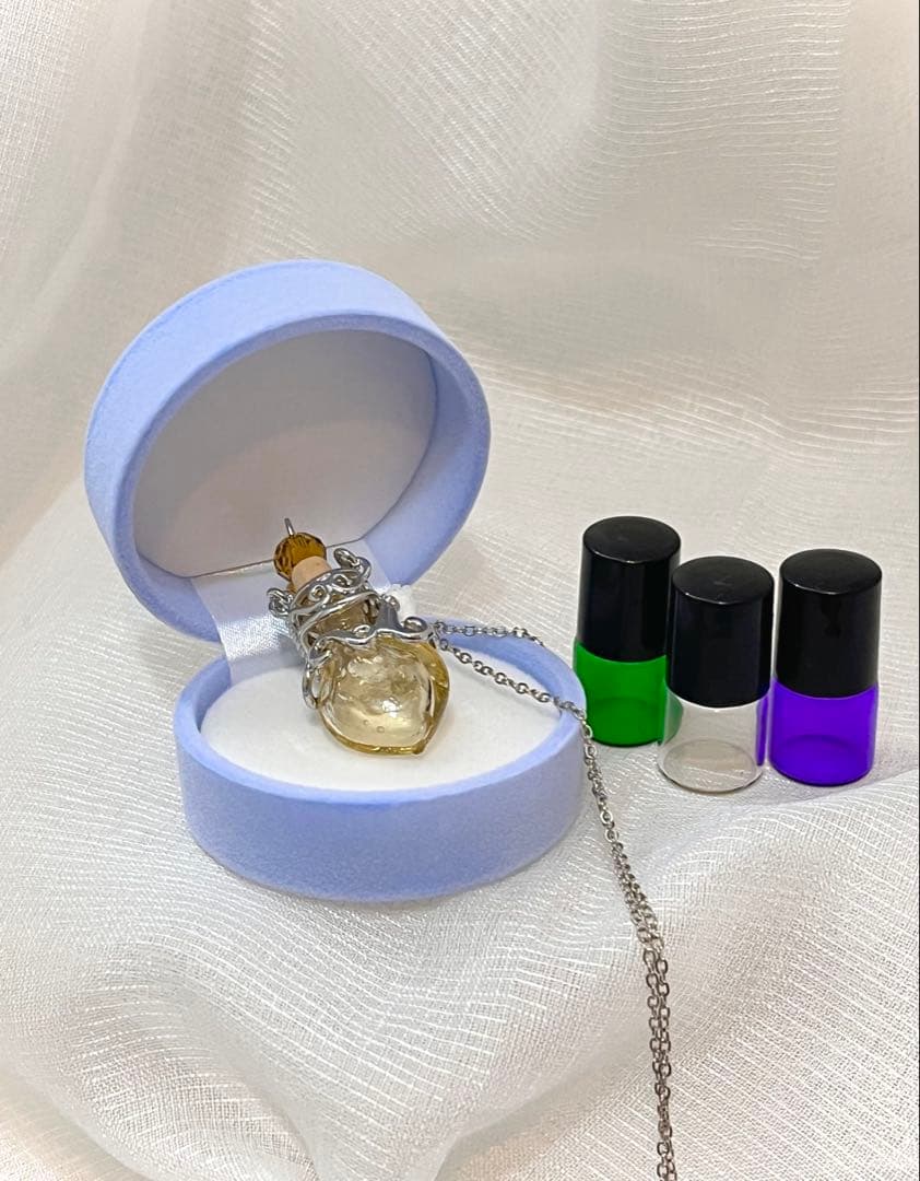 【新品・最終値下げ】アンシェントメモリーオイル 星座オイル12本 香水瓶など