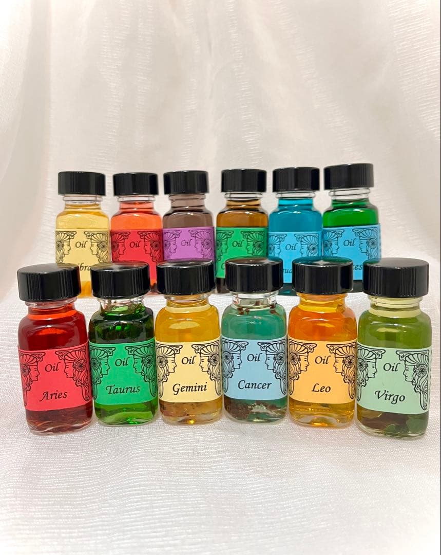 【新品・最終値下げ】アンシェントメモリーオイル 星座オイル12本 香水瓶など