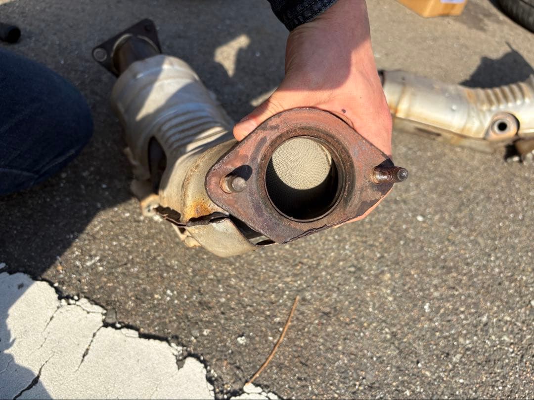 51フーガ　触媒　キャタライザー