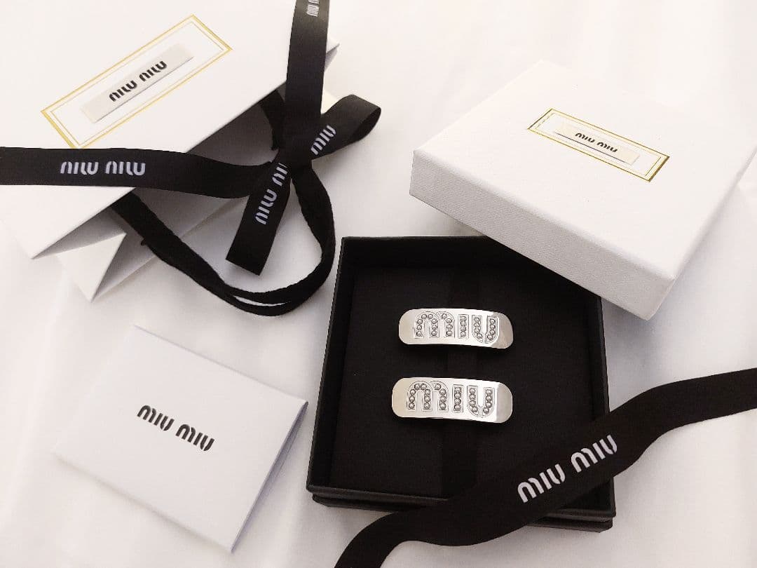 袋なしでお値下げ ヘアピン ヘアクリップ バレッタ ミュウミュウ MIUMIU