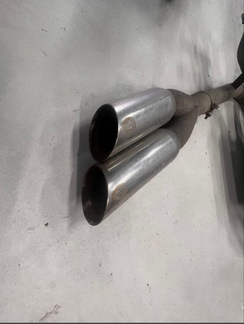 ランクル200、前期サイド出しマフラー