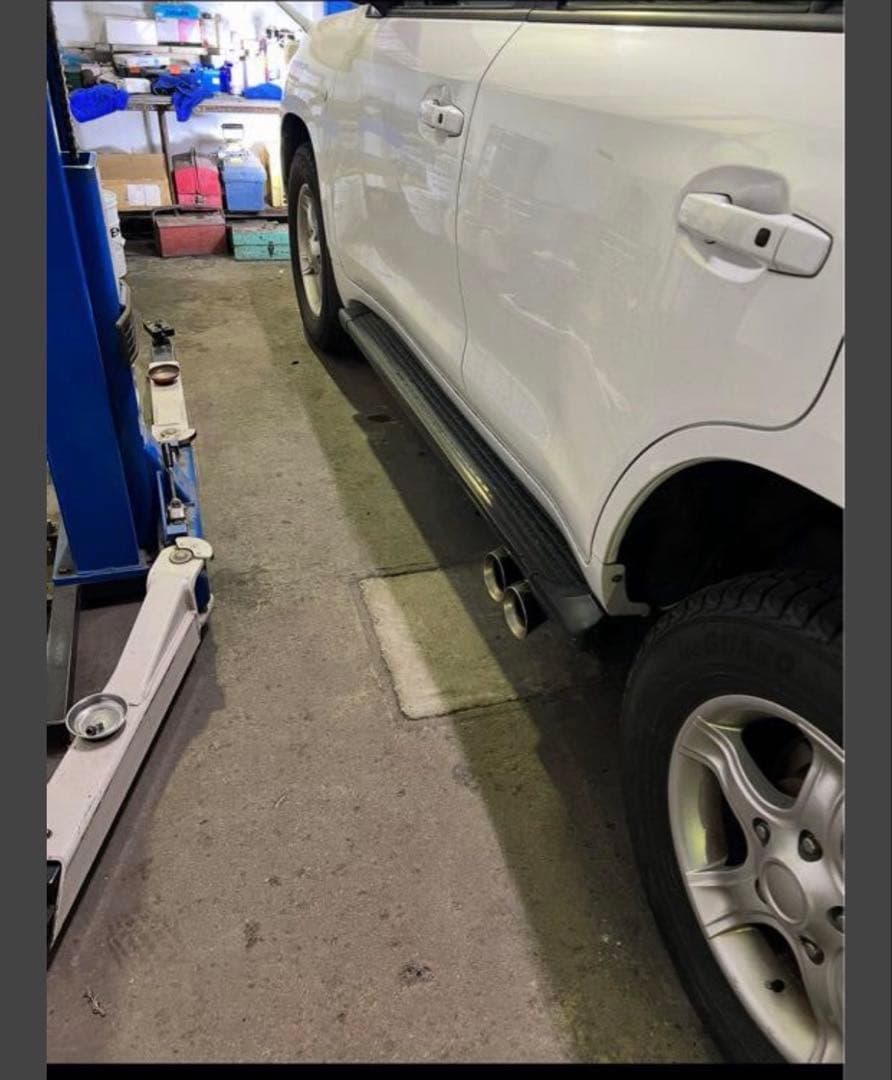 ランクル200、前期サイド出しマフラー