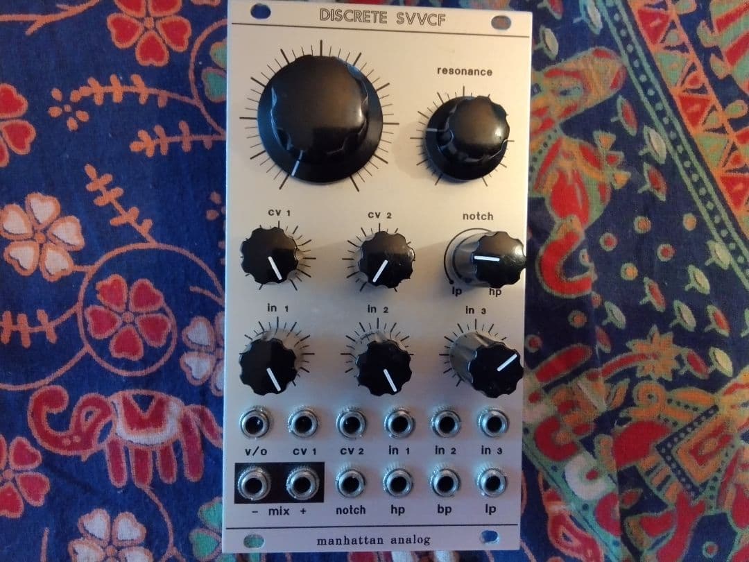 manhattan DISCRETE SVVCF モジュラーシンセサイザー
