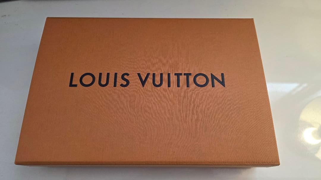 ルイヴィトン　エシャルプ　ロゴマニア　マフラー M75833