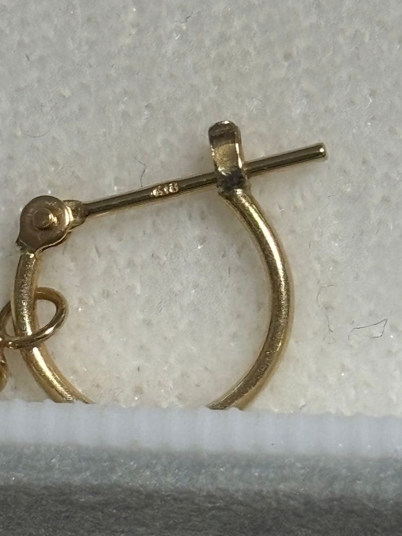 18Kフープピアスダイヤモンドチャーム付き