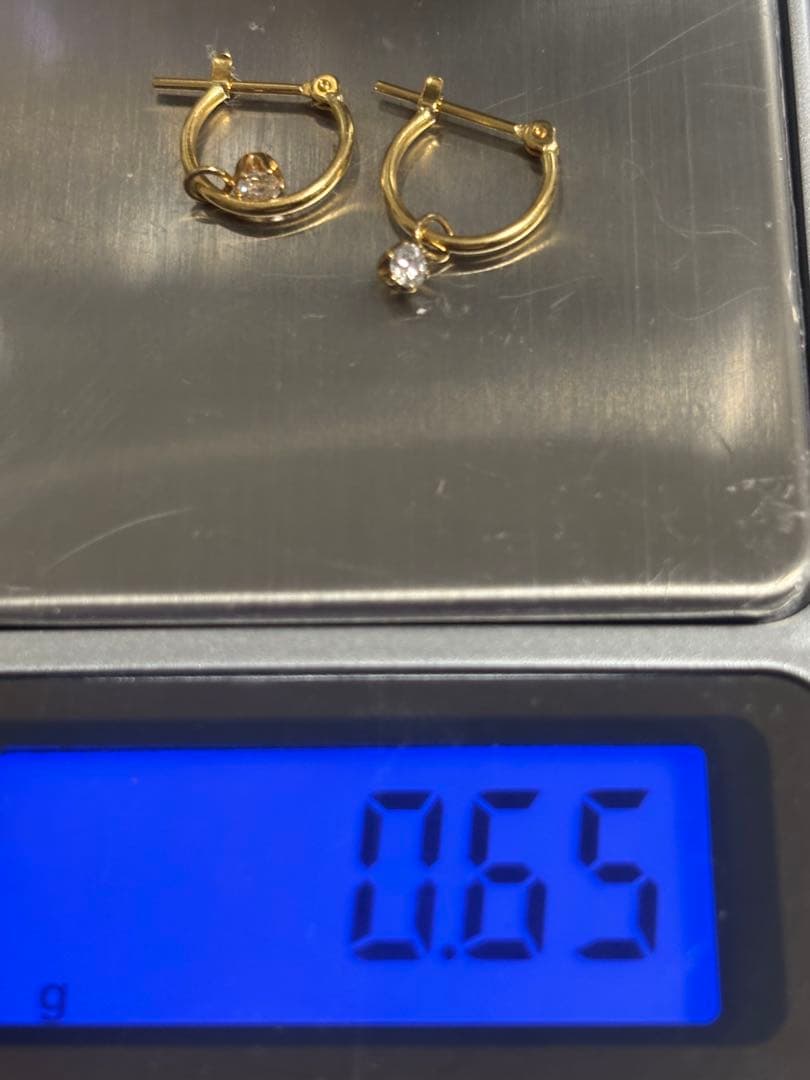 18Kフープピアスダイヤモンドチャーム付き