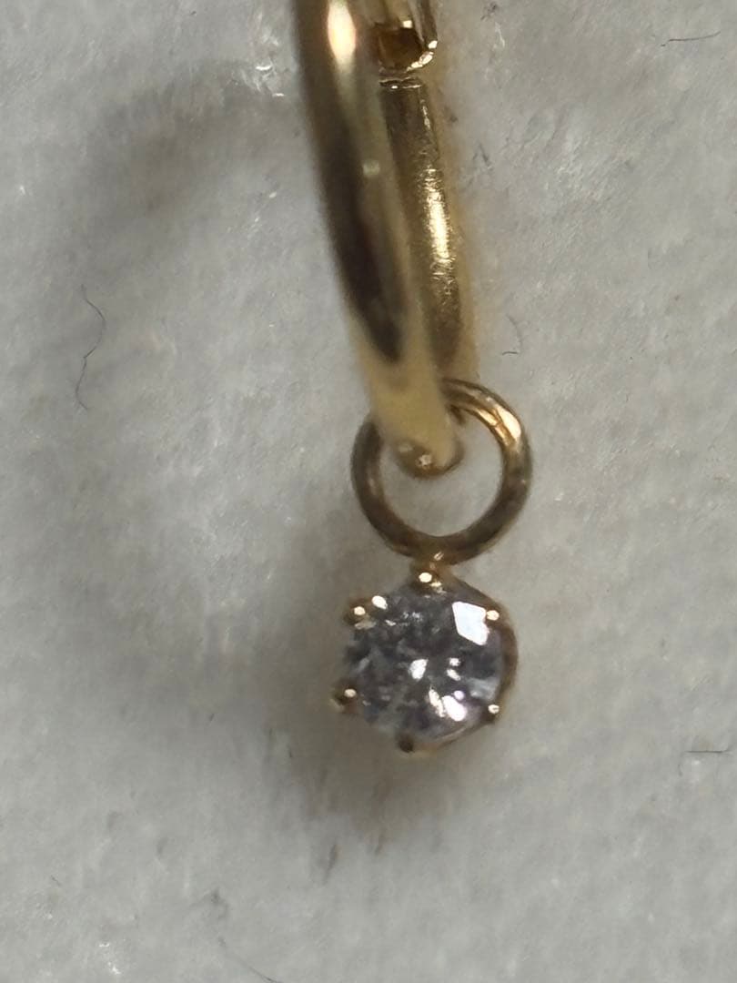 18Kフープピアスダイヤモンドチャーム付き