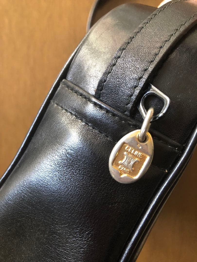 Celine ブラックレザー ショルダーバッグ　セリーヌ