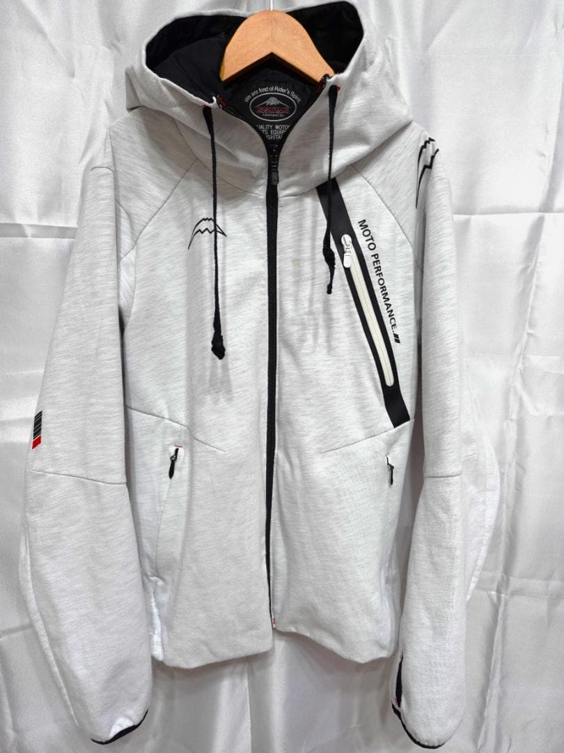 クシタニ　ミッドパーカー　ホワイト　防風　普段使いにも