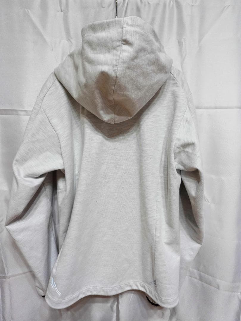クシタニ　ミッドパーカー　ホワイト　防風　普段使いにも