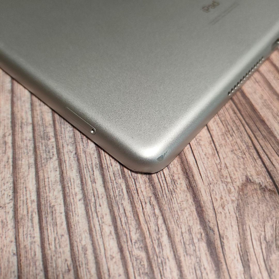 iPad 第8世代 32GB SIMフリー 美品