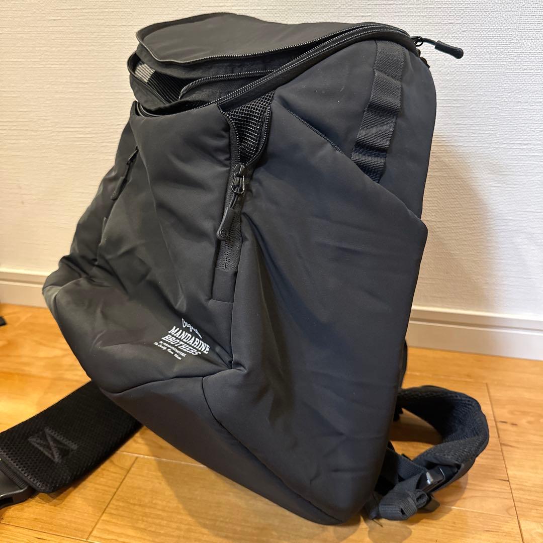 美品@黒リュックマンダリンブラザーズ　ウィンストンハグバッグ/5kgまで/小型犬