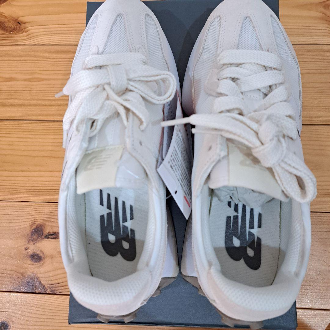 【新品】ニューバランス U327 LNA 24.5cm ベージュホワイト