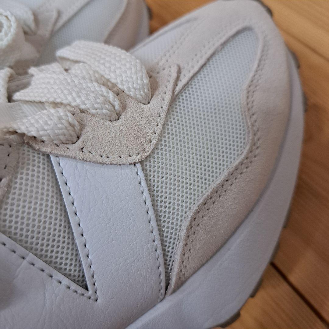 【新品】ニューバランス U327 LNA 24.5cm ベージュホワイト