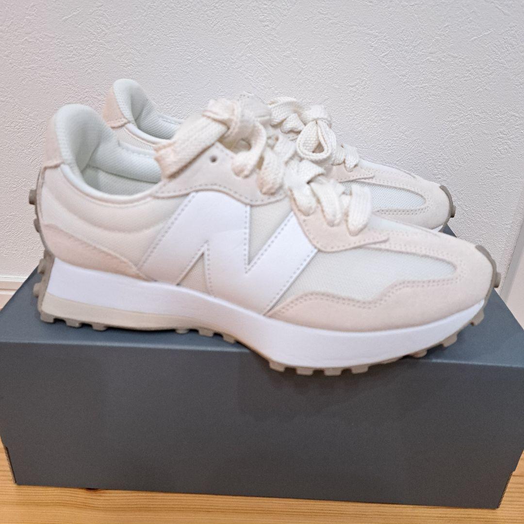 【新品】ニューバランス U327 LNA 24.5cm ベージュホワイト