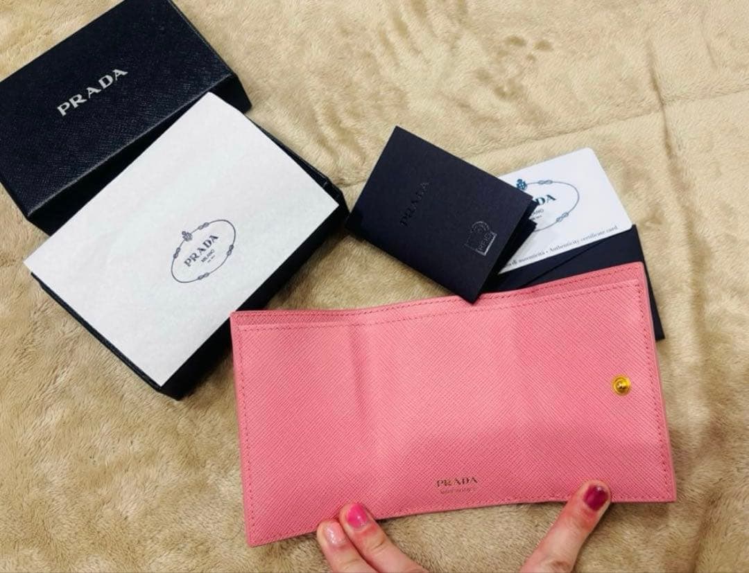 プラダ　ミニ財布　ピンク　サフィアーノレザー　美品