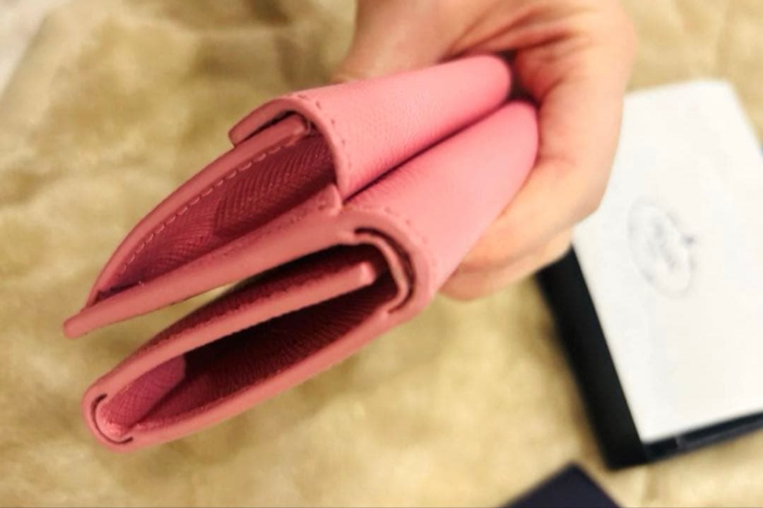 プラダ　ミニ財布　ピンク　サフィアーノレザー　美品