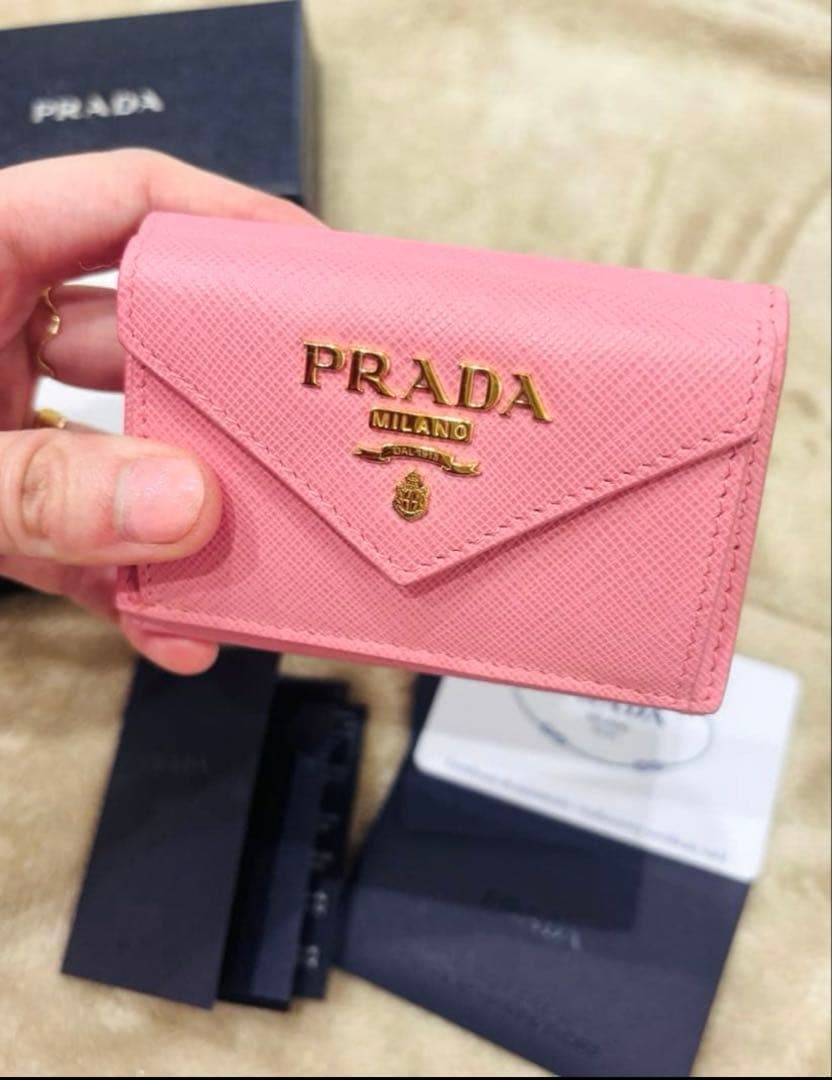 プラダ　ミニ財布　ピンク　サフィアーノレザー　美品