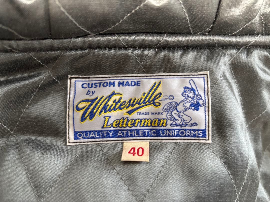 ホワイツビル　フード付きスタジャン