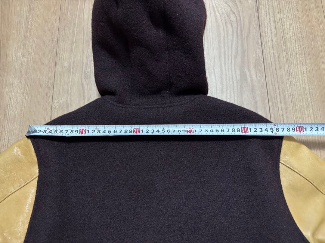 ホワイツビル　フード付きスタジャン