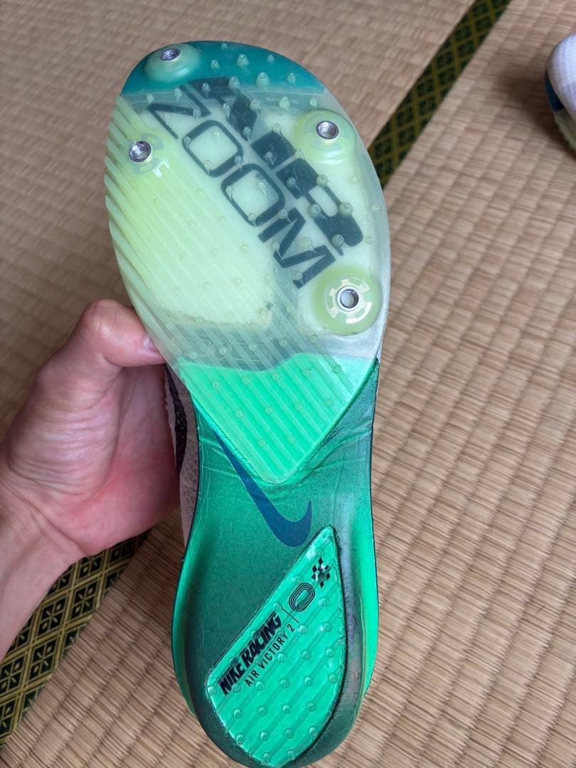 エアーズームビクトリー2/ホワイト/グリーン