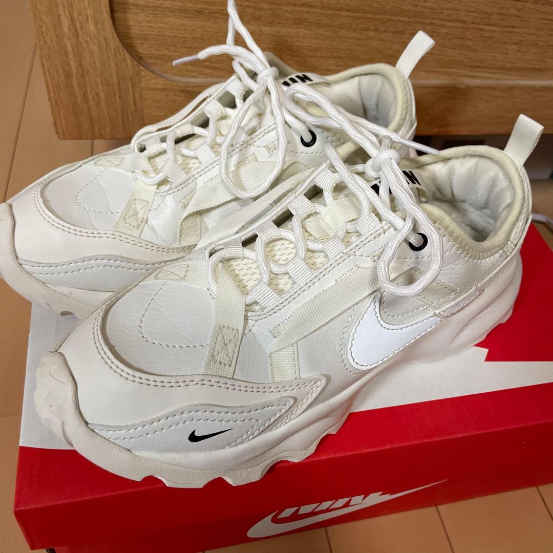 靴 NIKE TC7900 24cm