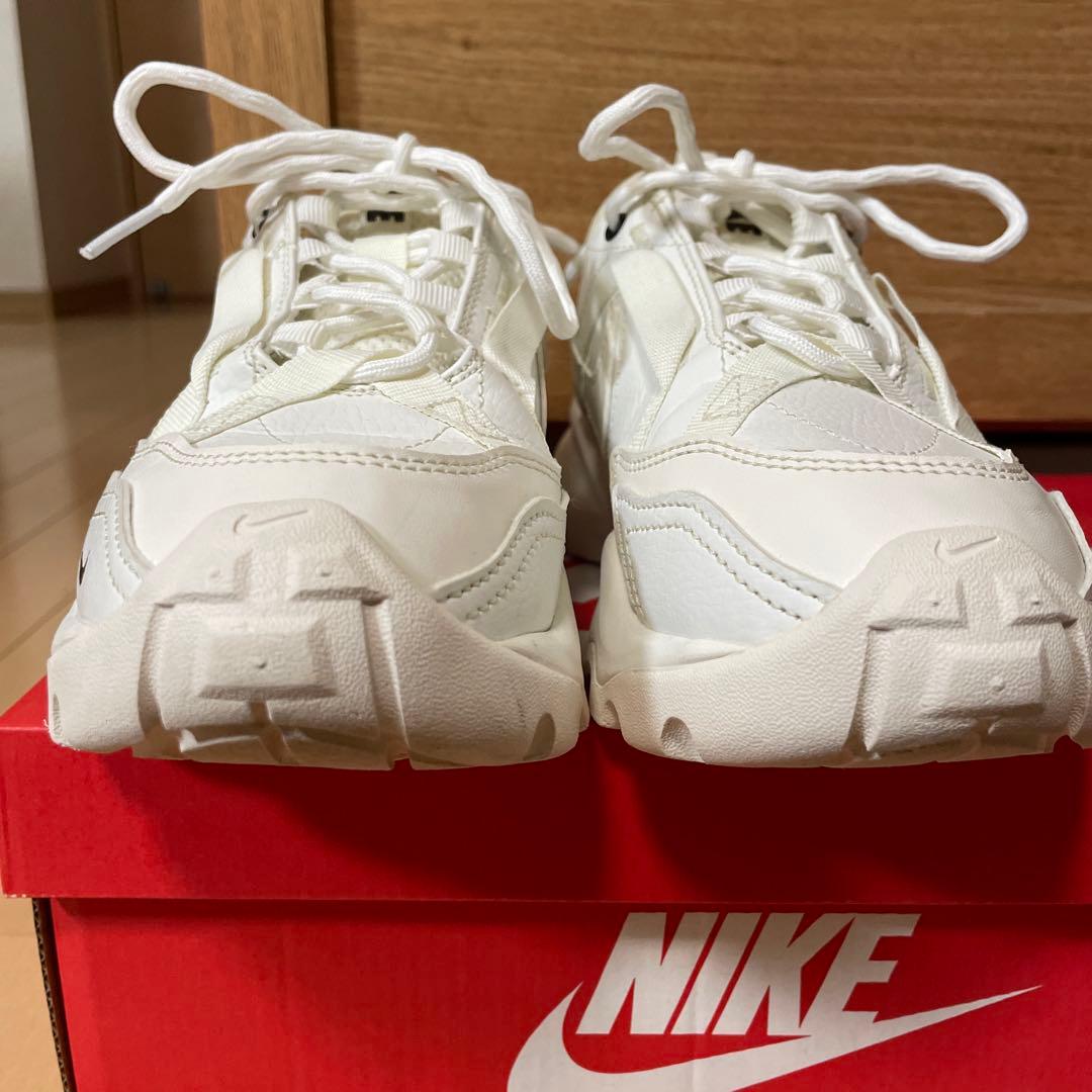 靴 NIKE TC7900 24cm