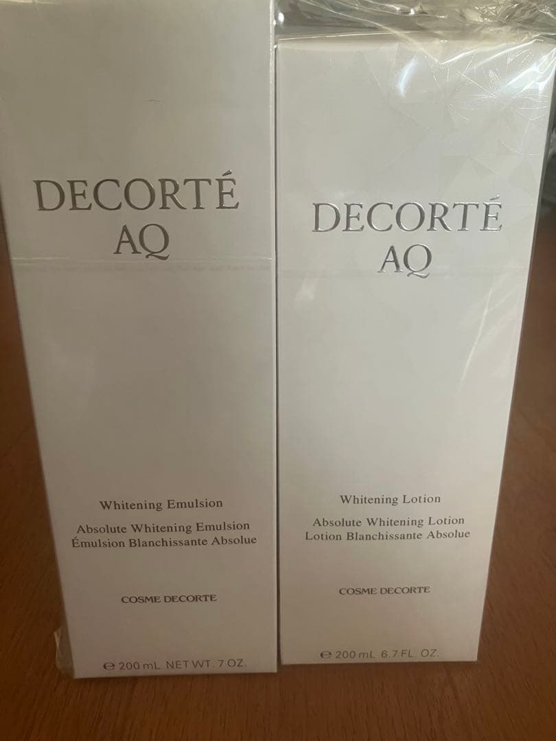 未使用☆DECORTÉ AQ ホワイトニングエマルジョン・ローション セット