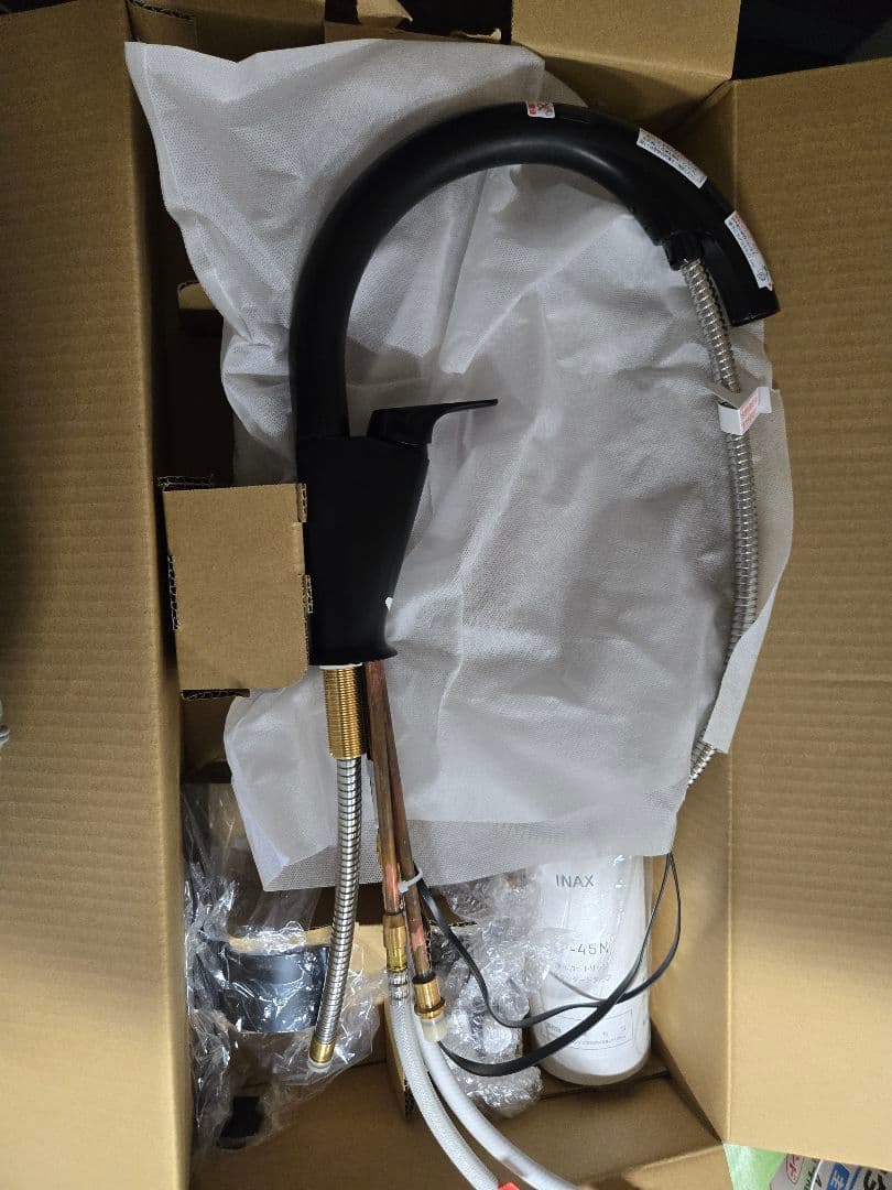 LIXIL INAX 浄水器内蔵型シングルレバー混合水栓 ブラック 　ナビッシュ