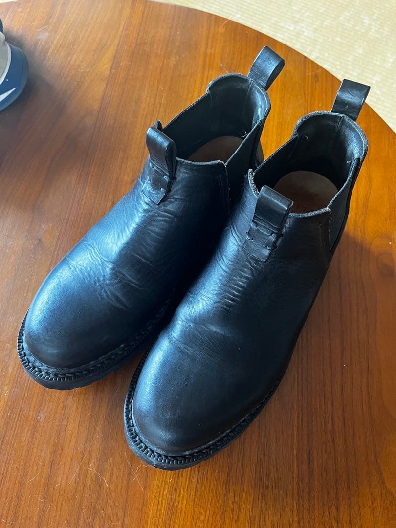 FEIT ブラックレザーサイドゴアブーツ