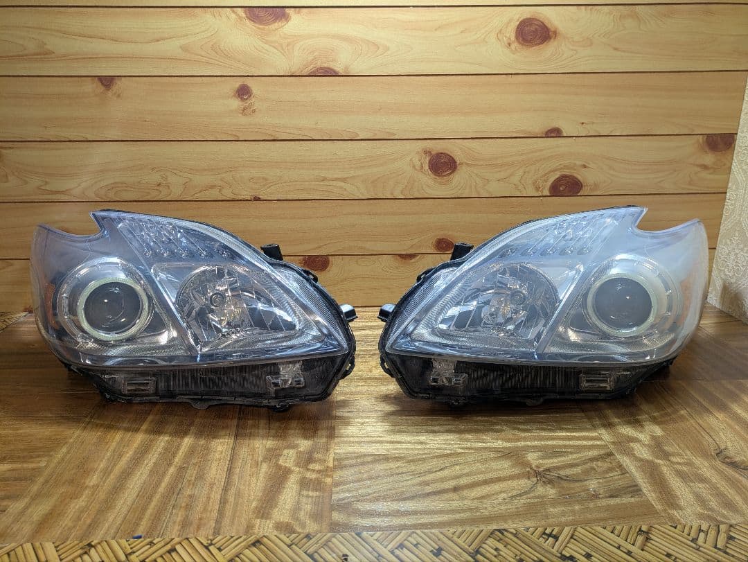 30プリウス イカリング ヘッドライト US仕様 ZVW30 黄ばみ無し