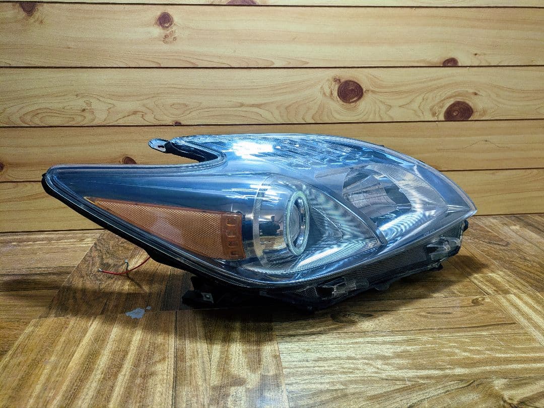 30プリウス イカリング ヘッドライト US仕様 ZVW30 黄ばみ無し