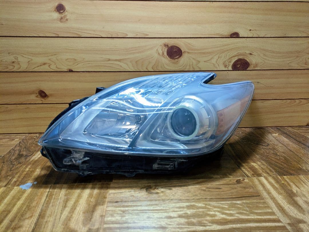 30プリウス イカリング ヘッドライト US仕様 ZVW30 黄ばみ無し