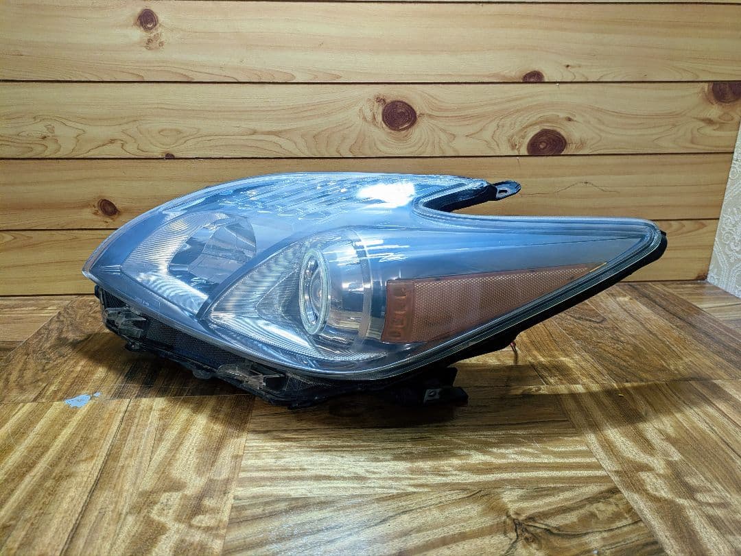 30プリウス イカリング ヘッドライト US仕様 ZVW30 黄ばみ無し