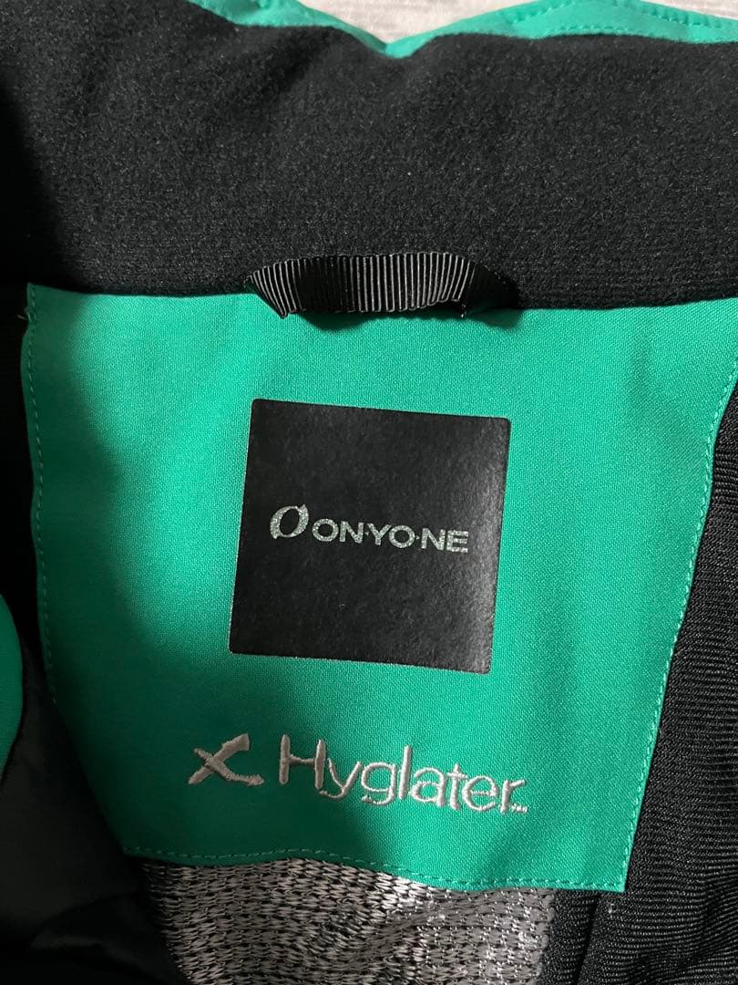 ONYONE スキーウェア　デモチーム限定　グリーン　M ワッペン跡あり