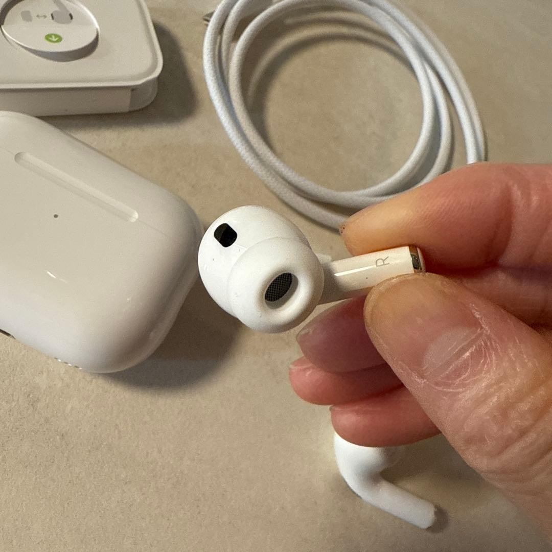 AirPods Pro(第2世代) 充電ケース付き EMC8396