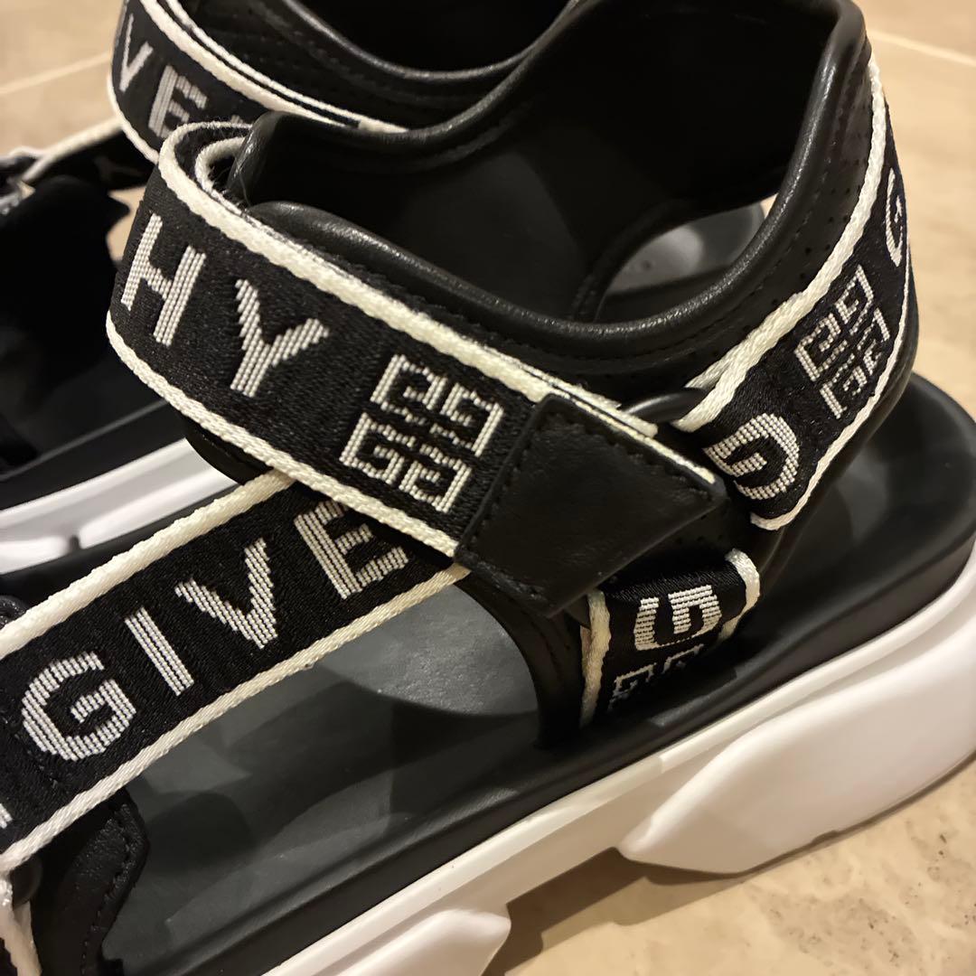 GIVENCHY スポーツ　サンダル ブラック　ホワイト