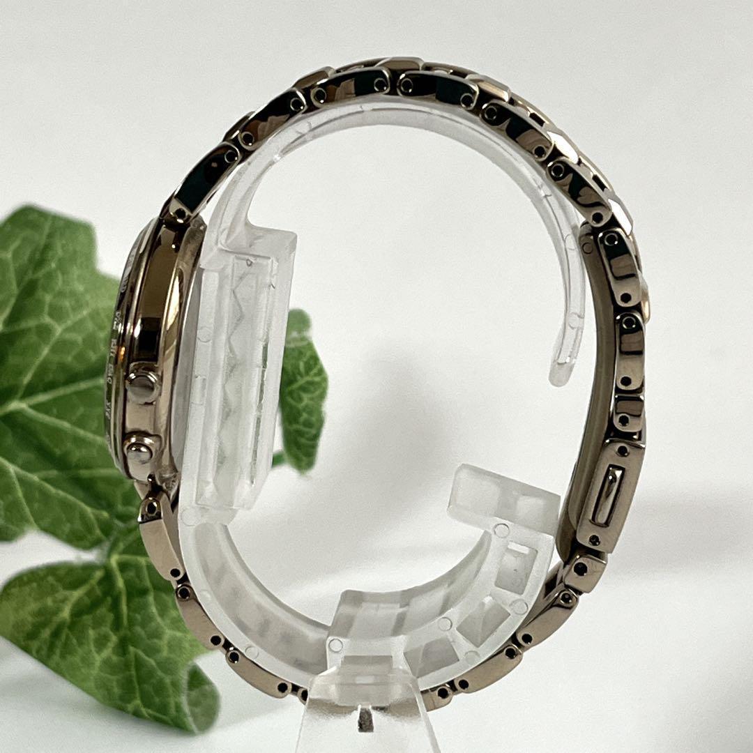 稼動品　セイコー　ルキア　腕時計　ソーラー　シェル文字盤　ゴールド　レディース