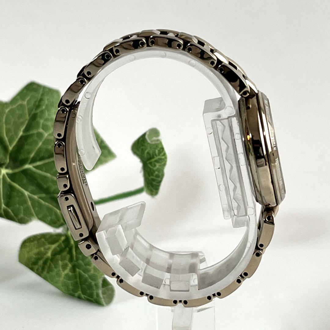 稼動品　セイコー　ルキア　腕時計　ソーラー　シェル文字盤　ゴールド　レディース