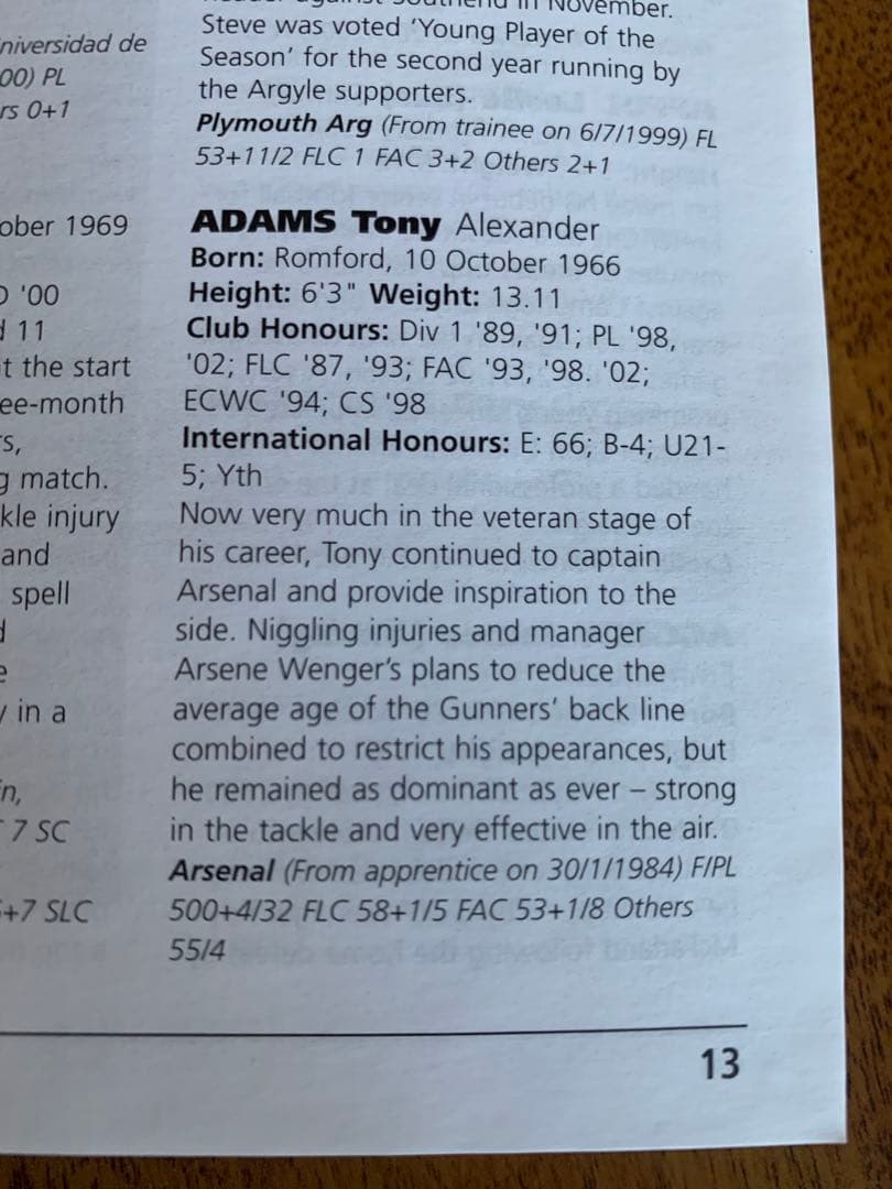 初版第一刷PFA(英国プロフットボール選手協会)発行 選手名鑑2002/2003