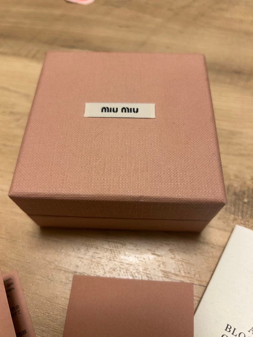 miumiu ヘアバレッタ ヘアクリップ 白 ホワイト