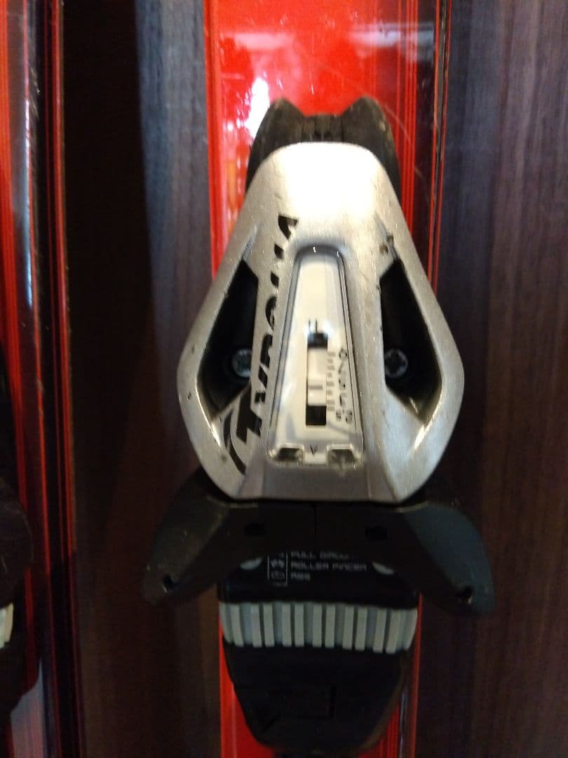 お買い得‼️CARVING/男女兼用/スキーセット・メンテ・WAX済み✔