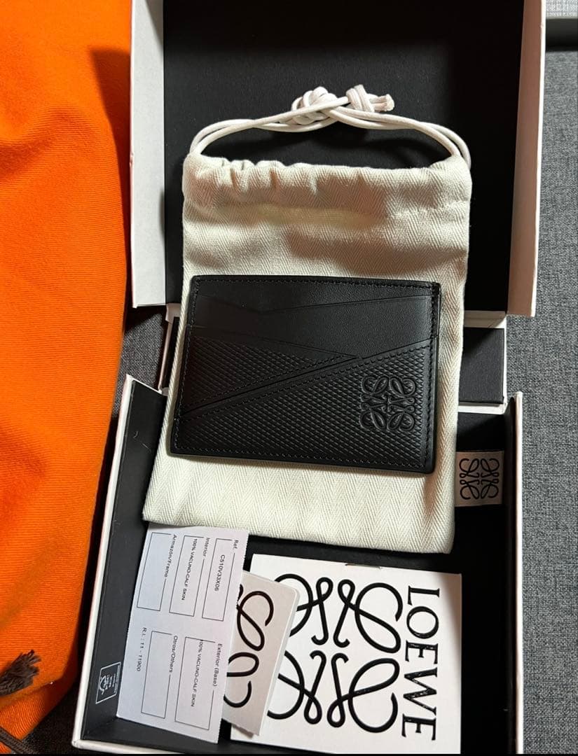 LOEWE ブラックレザ- カードケース