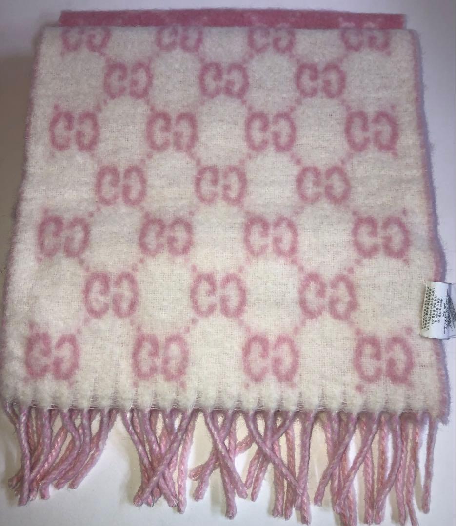 グッチ　ピンク GGロゴ マフラー.