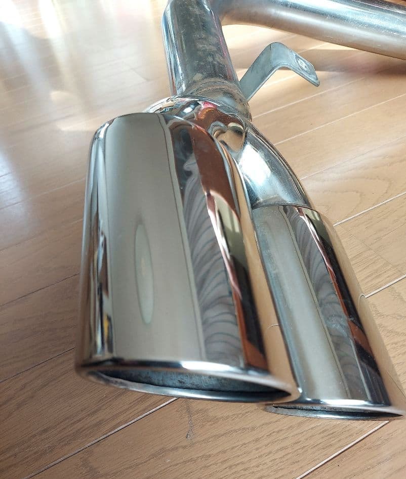 12/15まで期間値下げ！ダイハツマフラー　ステンレス 2本センター出しマフラー
