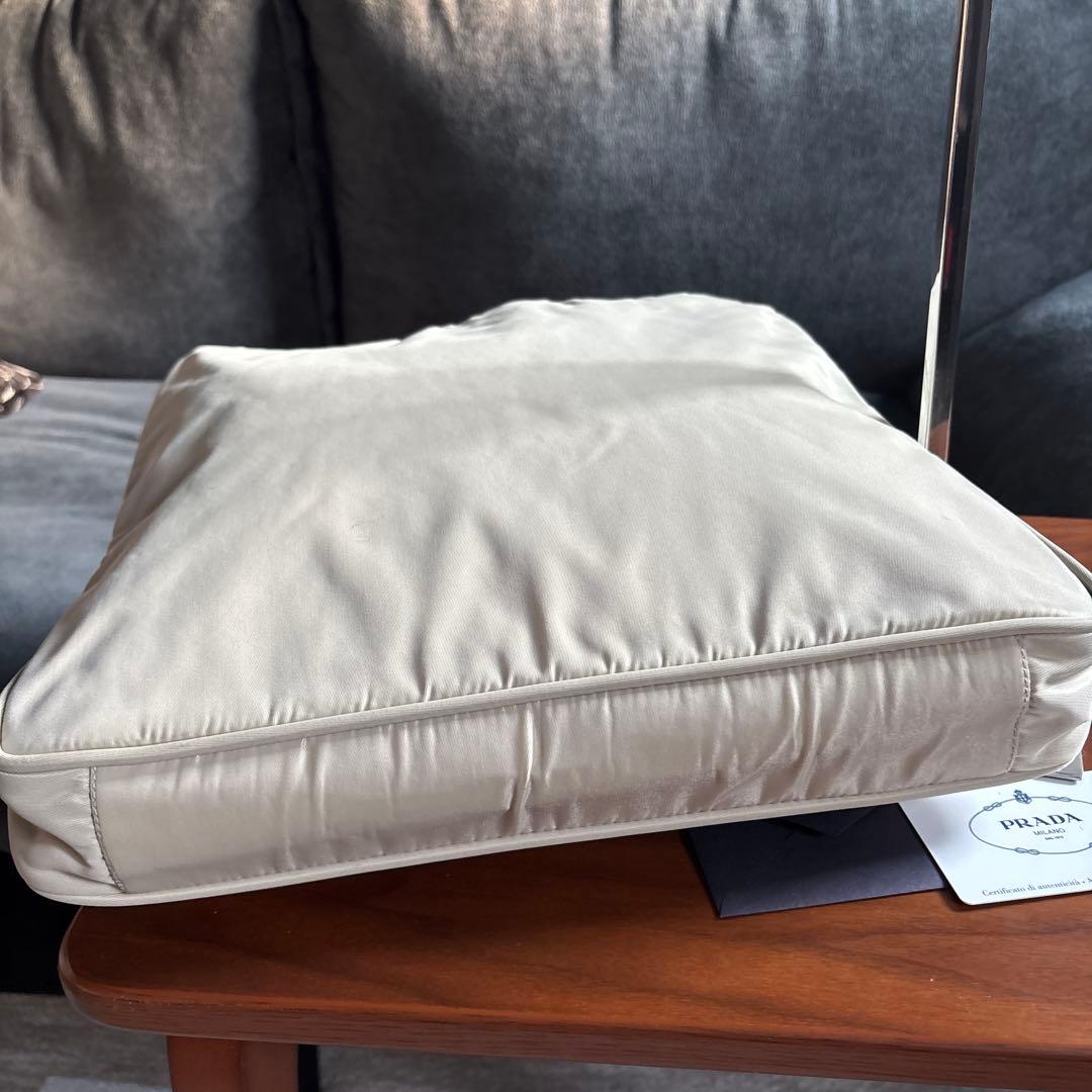 プラダ トートバッグ ベージュ