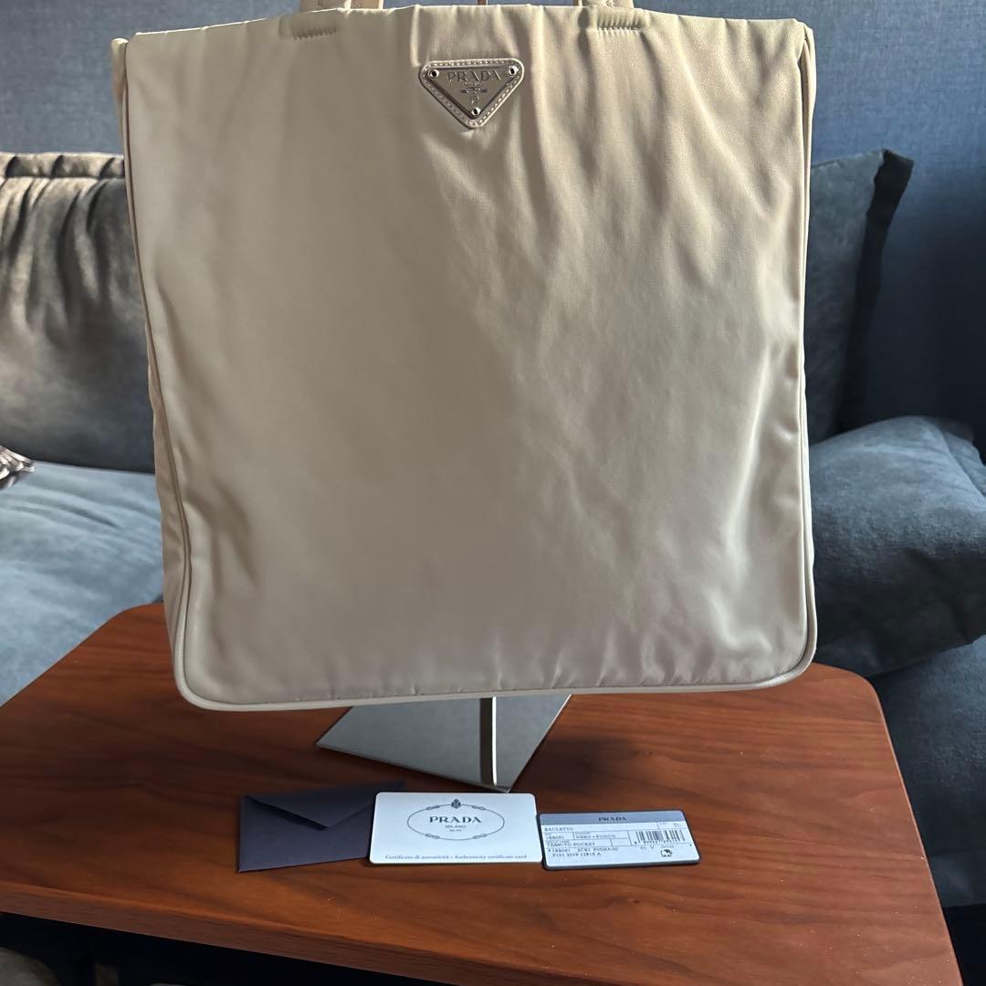 プラダ トートバッグ ベージュ