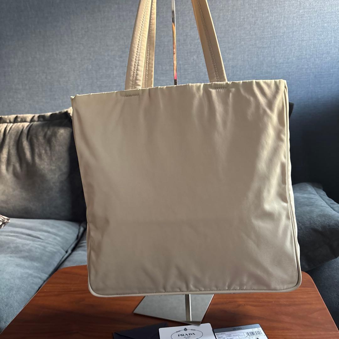 プラダ トートバッグ ベージュ