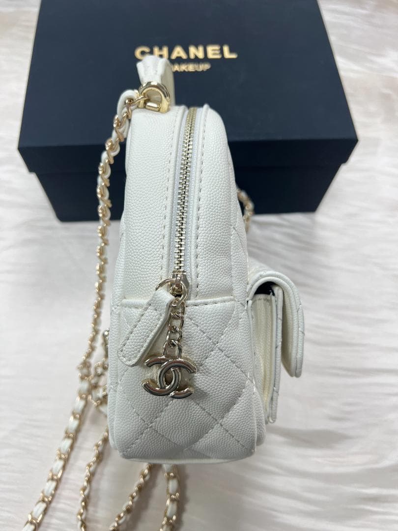 ★VIP限定 ノベルティホワイト キルティングバックパック付属品 箱 カード